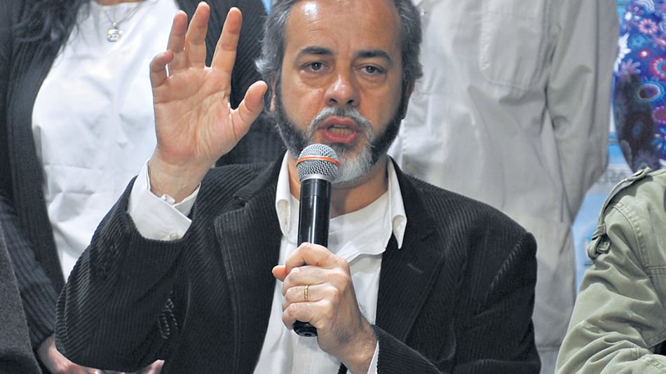 “Deberían descontarle del sueldo a Larreta”, dijo López, de UTE, por la falta de maestros.