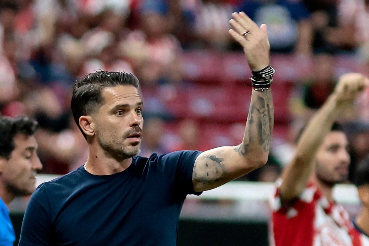 Fernando Gago ya habría dirigido su último partido en Chivas.