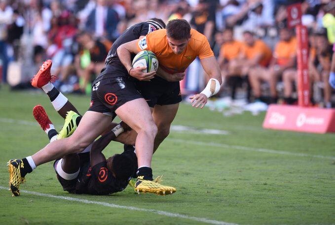Los Jaguares sufrieron la intensidad de los Sharks. 