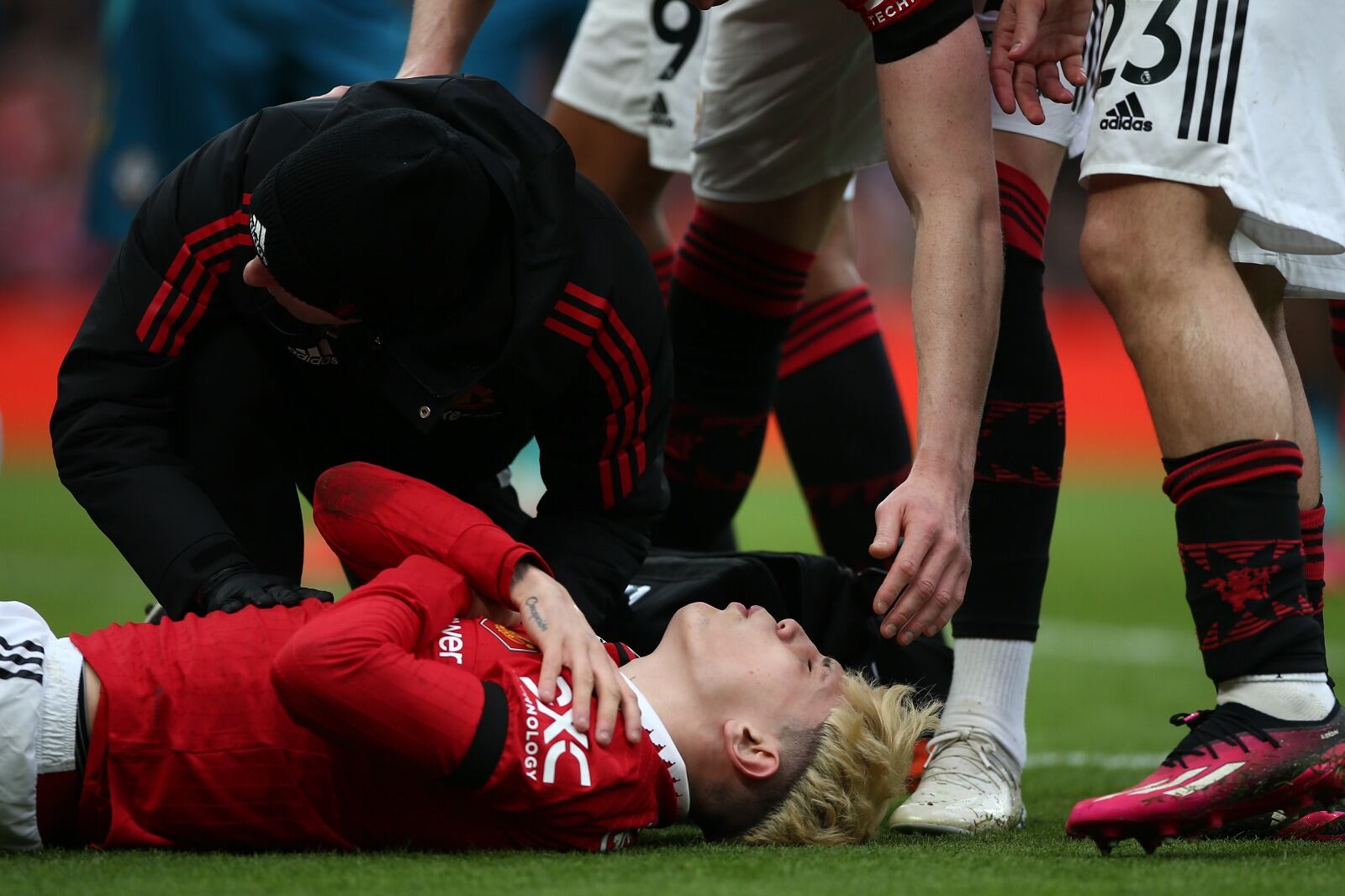 Alejandro Garnacho jugó apenas 15 minutos en el 0-0 con Southampton y tuvo que ser reemplazado