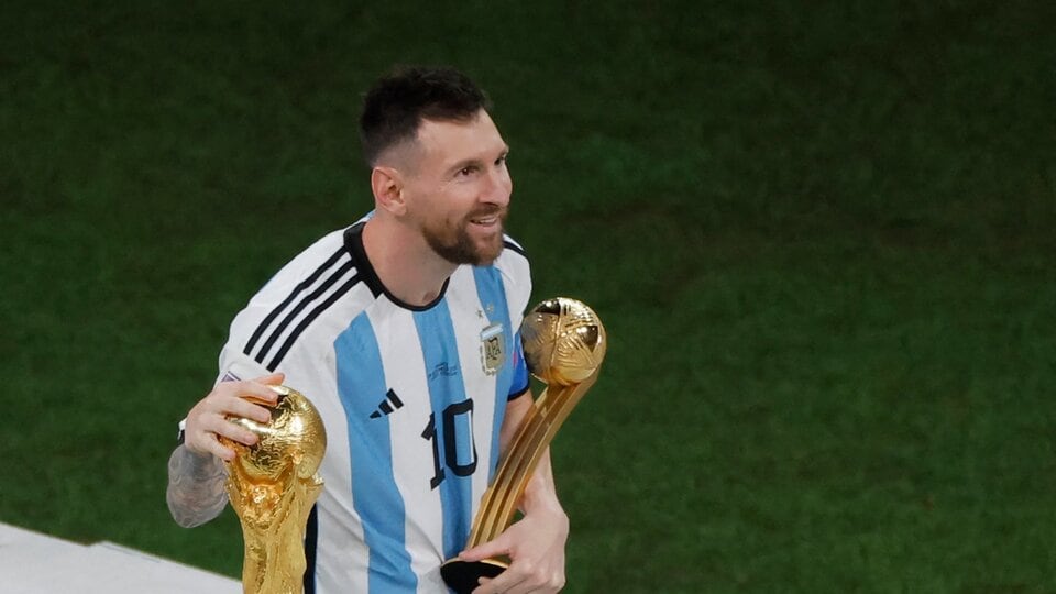 Lionel Messi fue elegido como el mejor jugador de 2022 por la IFFHS y dejó a Kylian Mbappé en segundo lugar. (Foto: EFE)