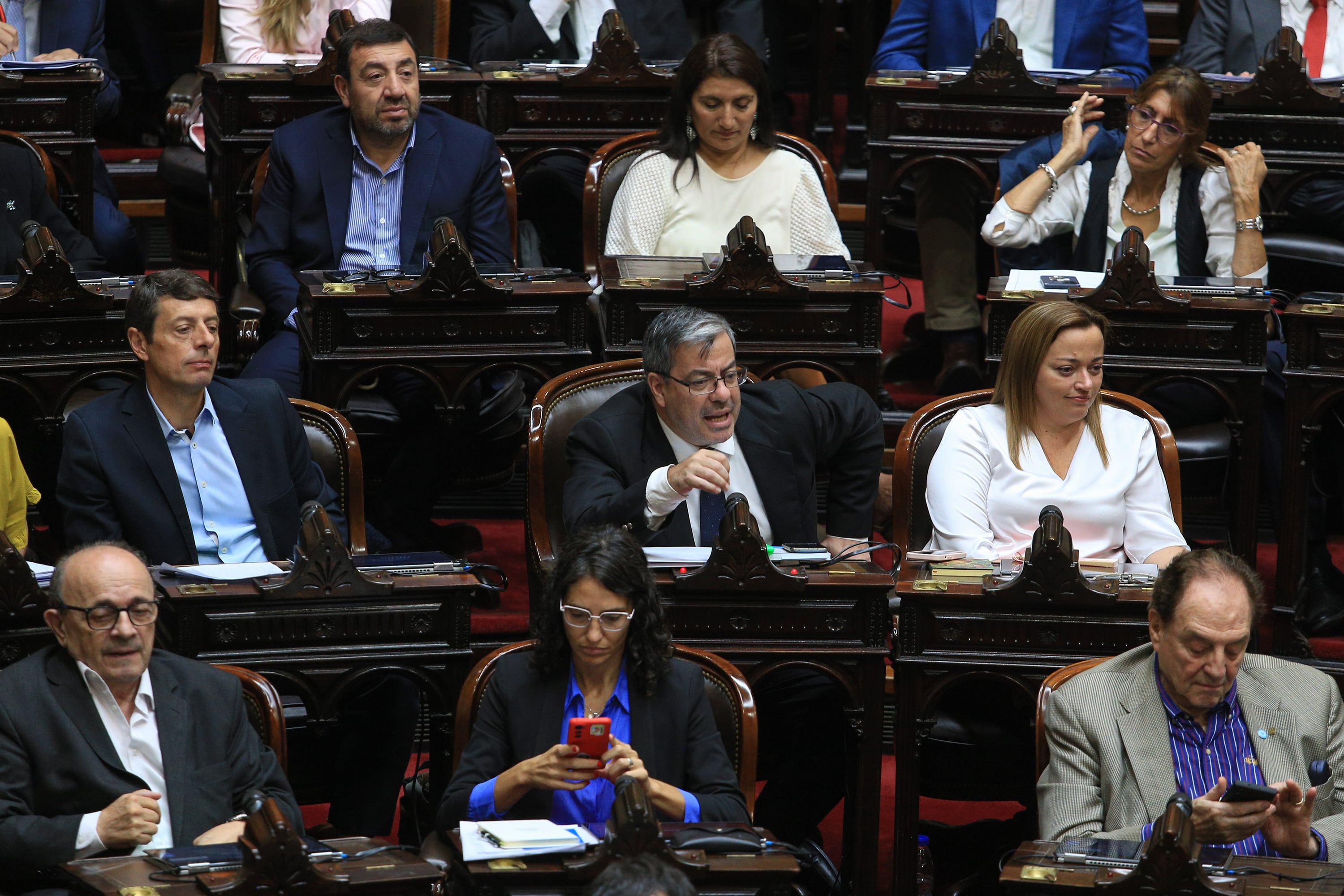 La sesión especial fue convocada para este martes a las 11.