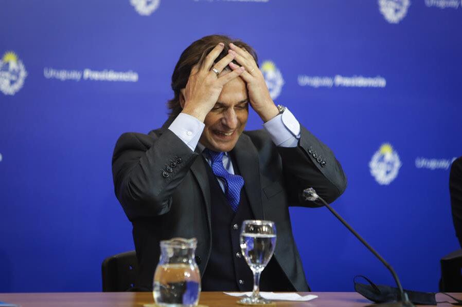 El presidente de Uruguay Luis Lacalle Pou, el este jueves pasado mientras adelantaba los protocolos para la vuelta de las clases presenciales en Uruguay, con asistencia voluntaria.