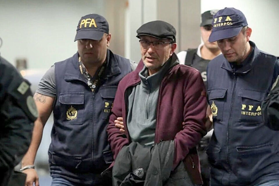 Sandoval al llegar a Ezeiza cuando fue extraditado desde Francia.