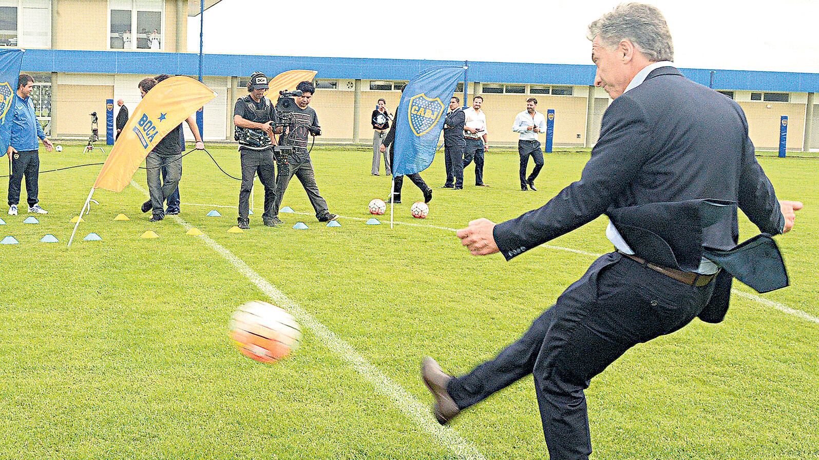 El presidente Mauricio Macri, en la cancha de Boca.