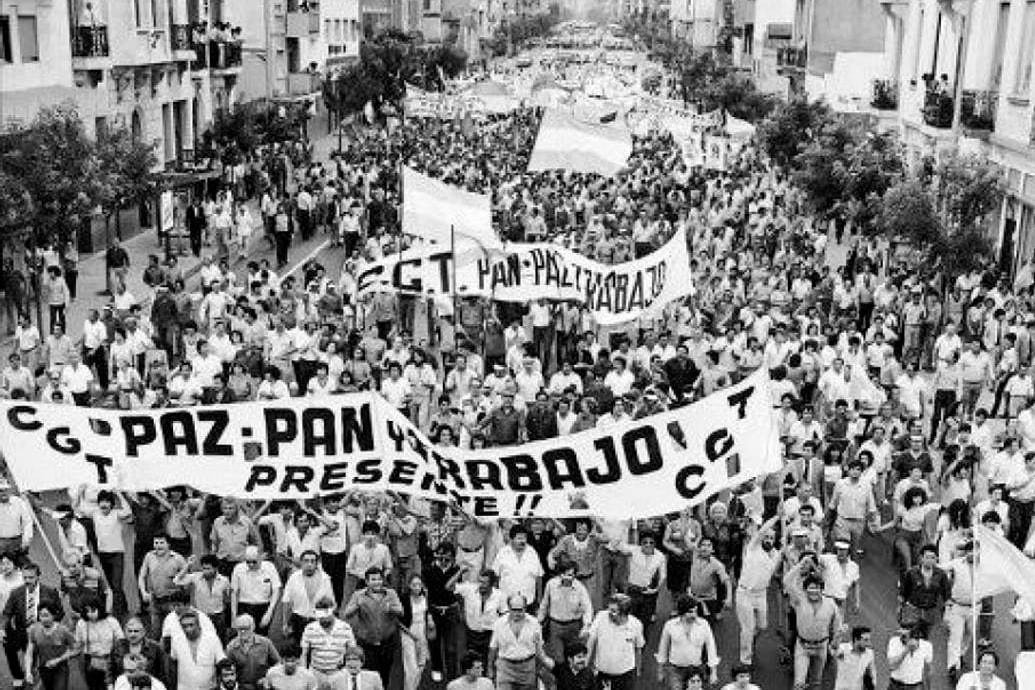 La histórica marcha de 1982 protagonizada por el movimiento sindical.