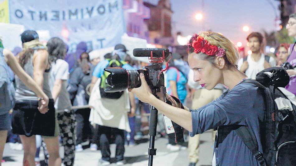 A través de la página www.cuerposqueimportanfilm.com, las realizadoras recurren al financiamiento colectivo.