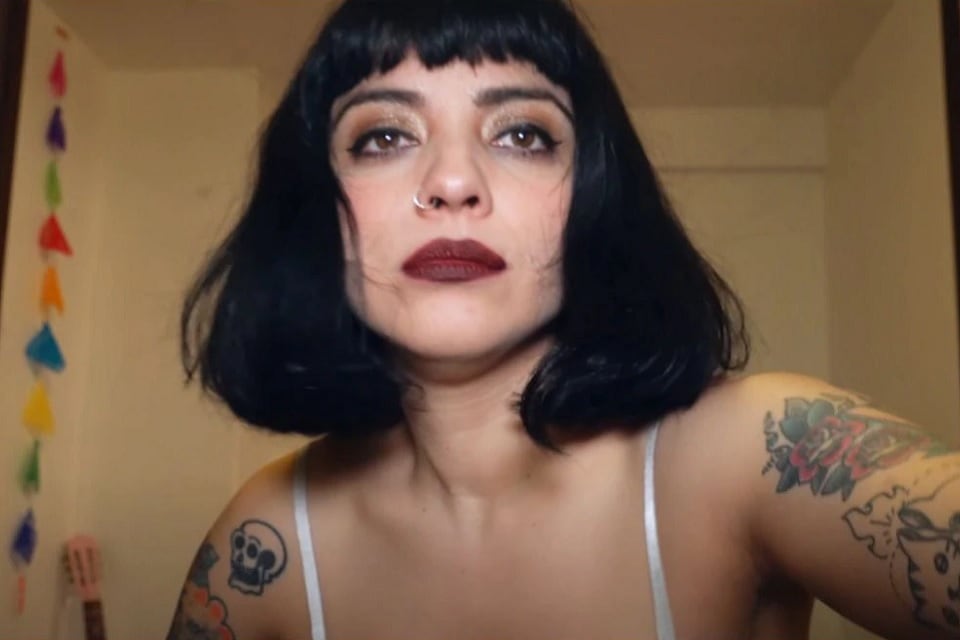 Mon Laferte y Femigangsta sacaron sus videos de cuarentena; y Dakillah, Sam Smith y Demi Lovato bancan la diversidad.