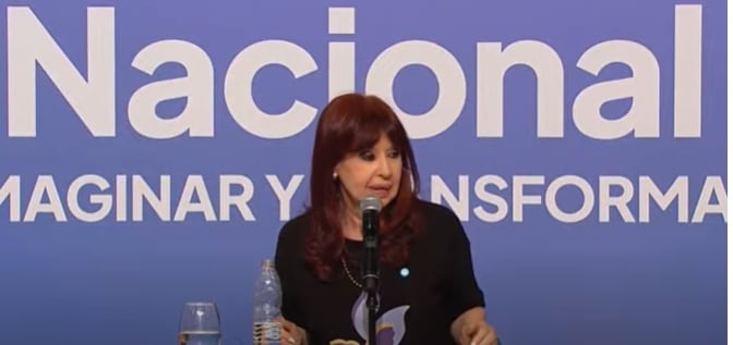Cristina Kirchner en el Congreso de Educación en la UBA.