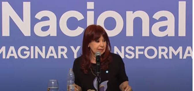 Cristina Kirchner en el Congreso de Educación en la UBA.