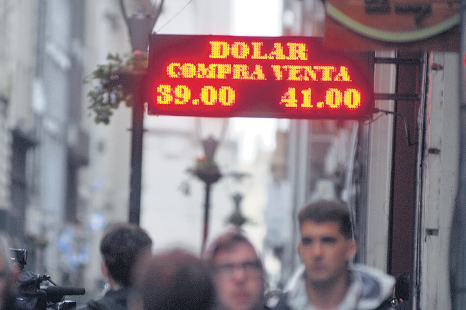 La reacción del mercado durante los próximos días será clave para saber el futuro de Dujovne.