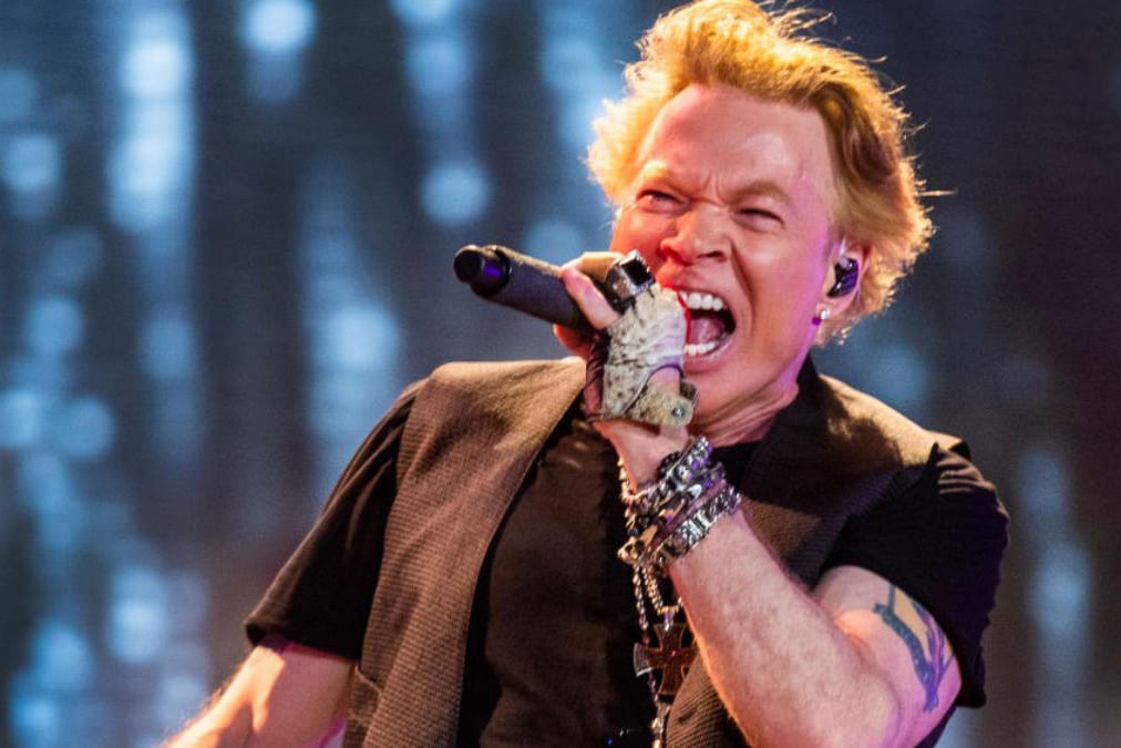 Axl Rose no ahorró críticas a los drones en Twitter. 
