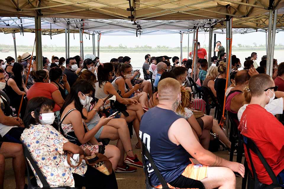 Ayer otra vez fue un día en el que fueron desbordados los centros de testeos covid