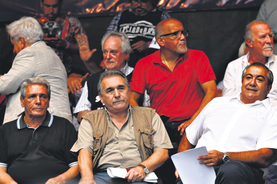 El triunvirato que conduce la CGT espera recibir un respaldo en la reunión del Consejo Directivo.