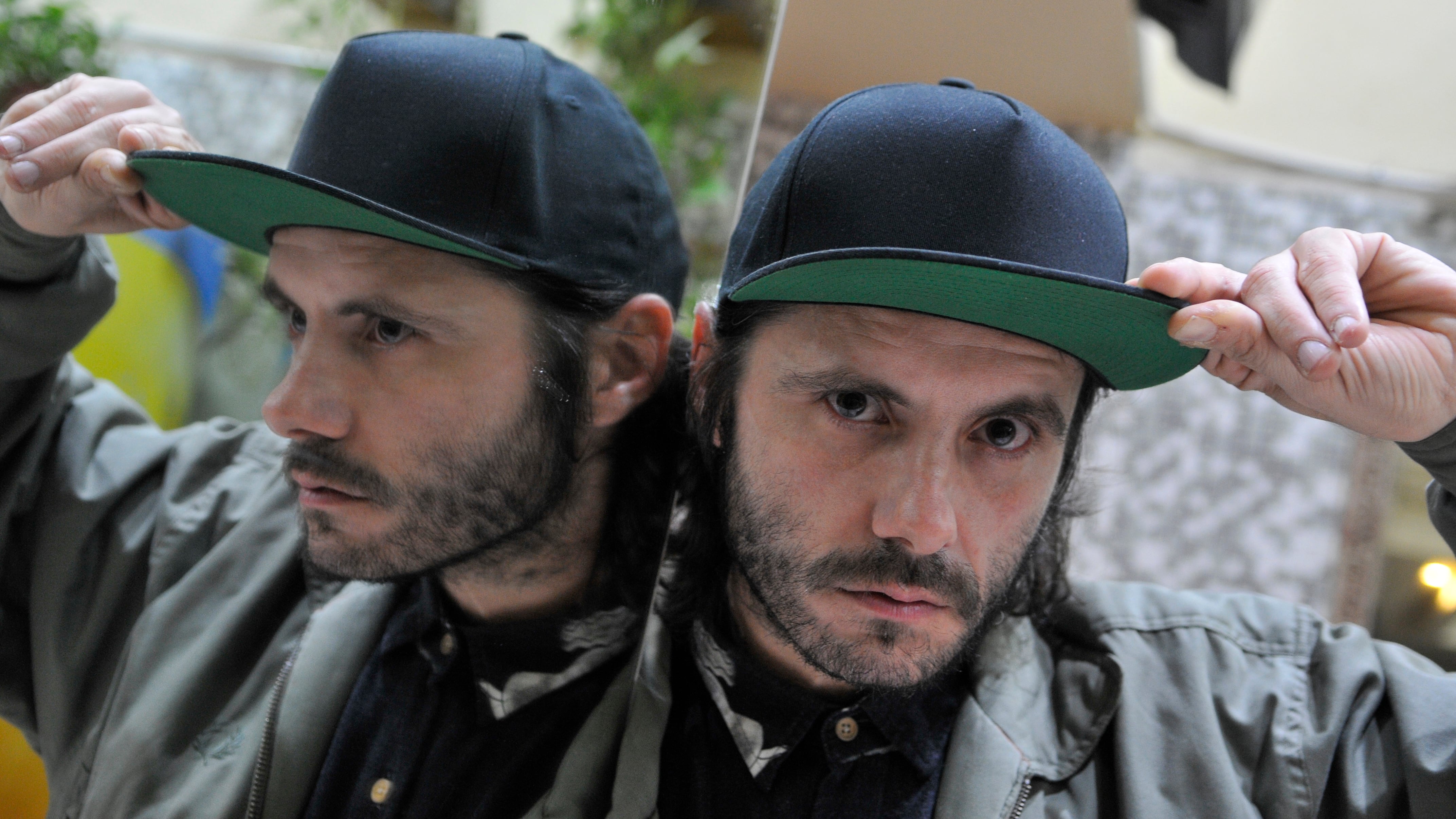 "Los rockeros me chupan un huevo", se planta Solana, líder de Hablan Por La Espalda.