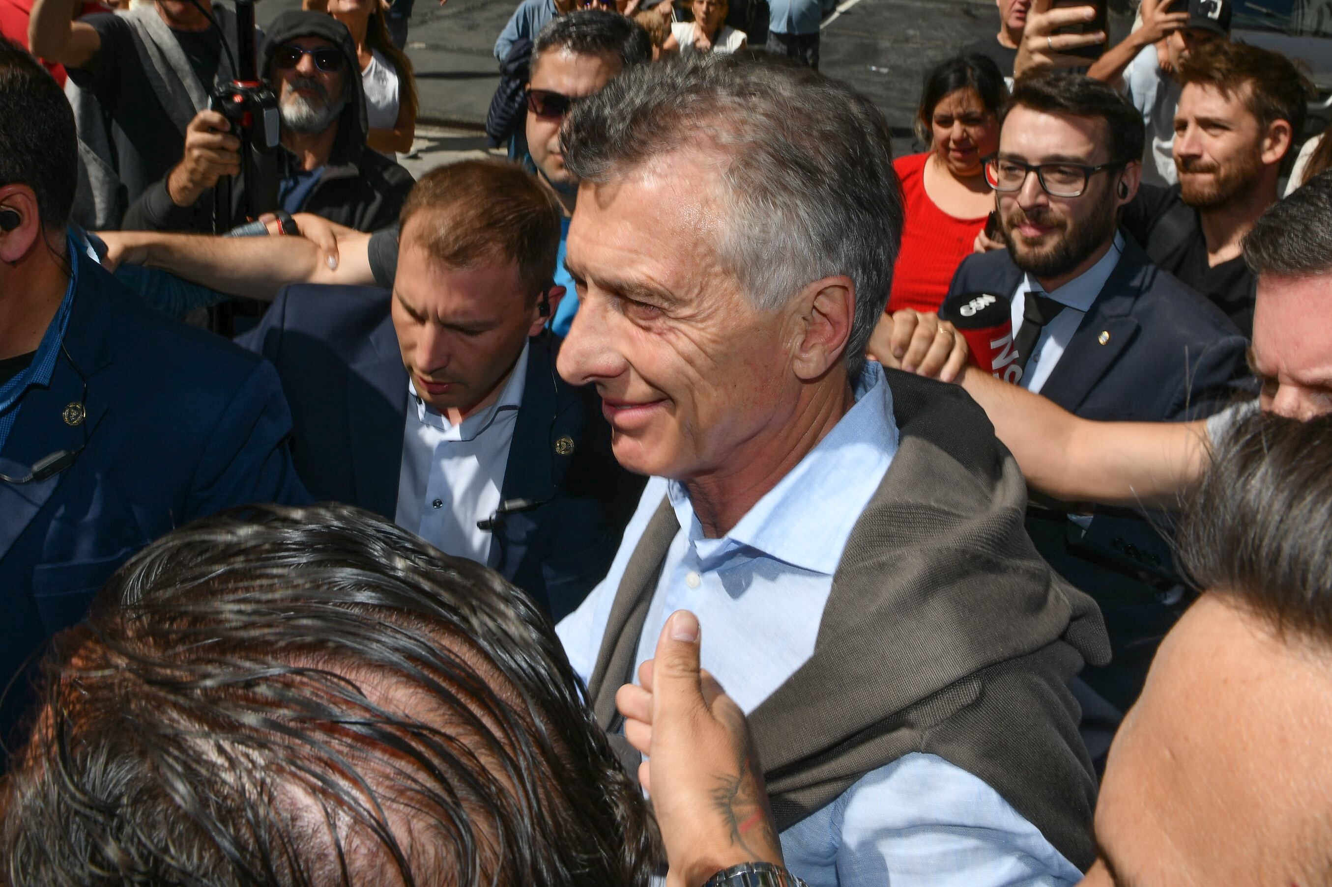 Macri rompió la veda al hablar con los periodistas luego de votar