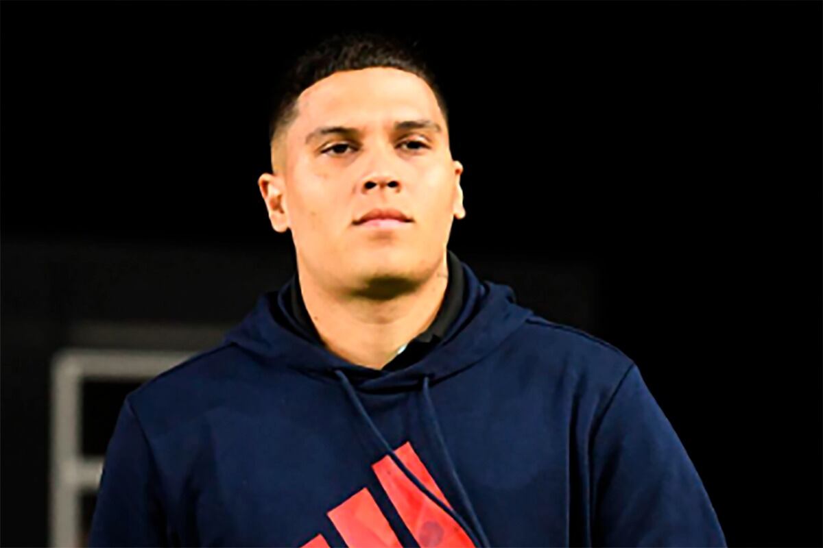 Racing se juega una buena moneda con Juanfer Quintero