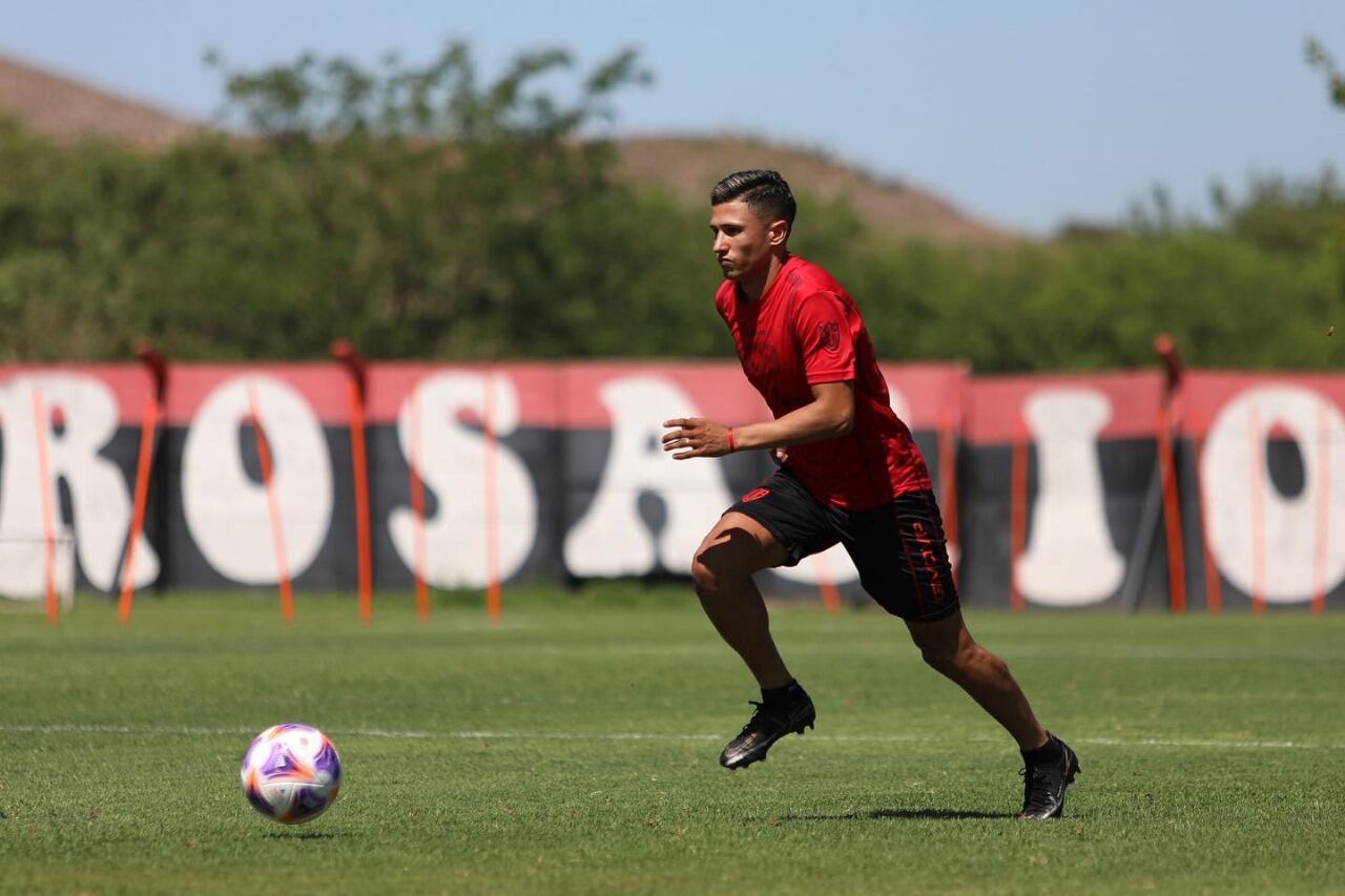 Iván Gómez está en los planes del club más allá de quién resulte ser el DT.