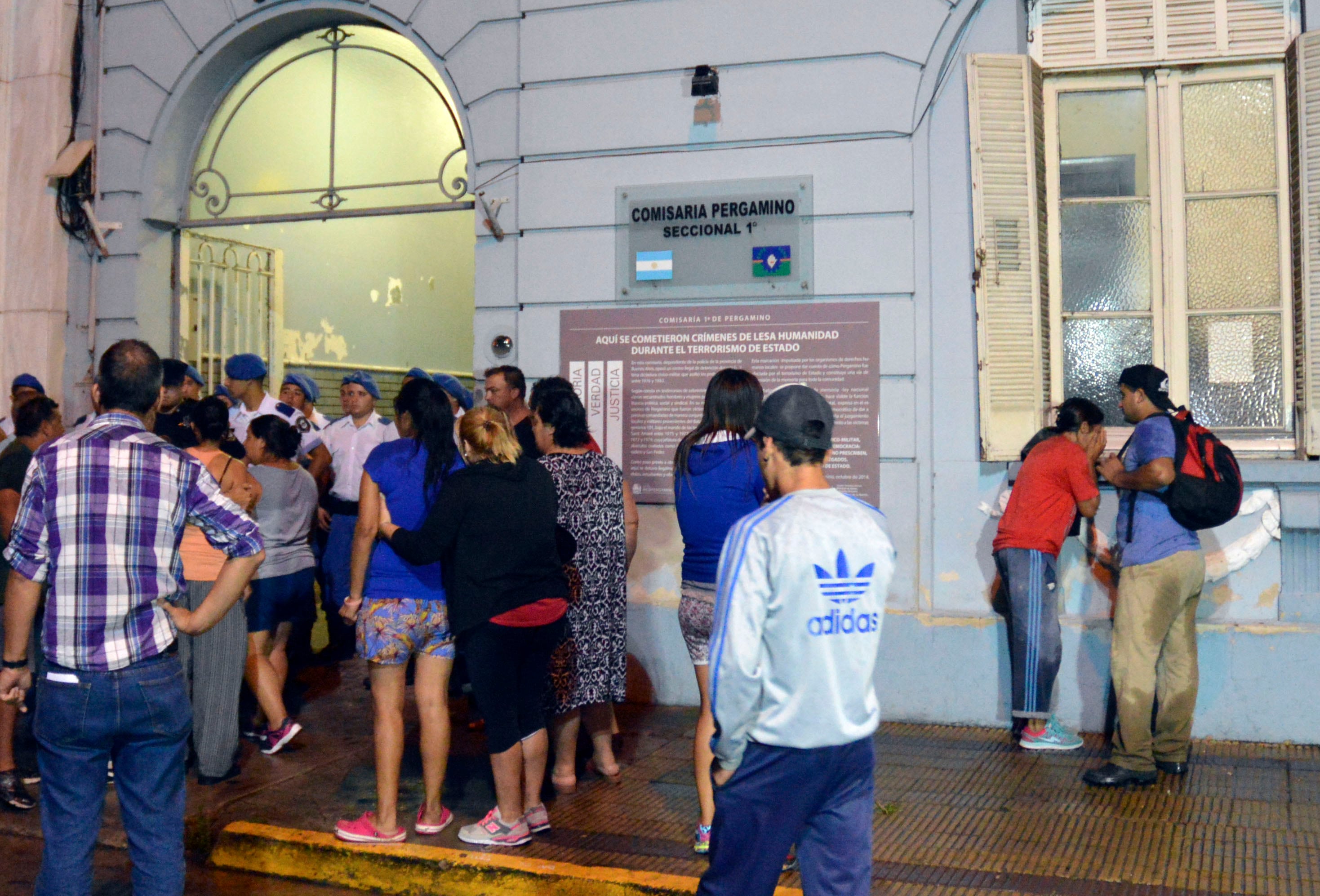 El 2 de marzo de 2017, siete detenidos murieron quemados en la 1ª de Pergamino. 