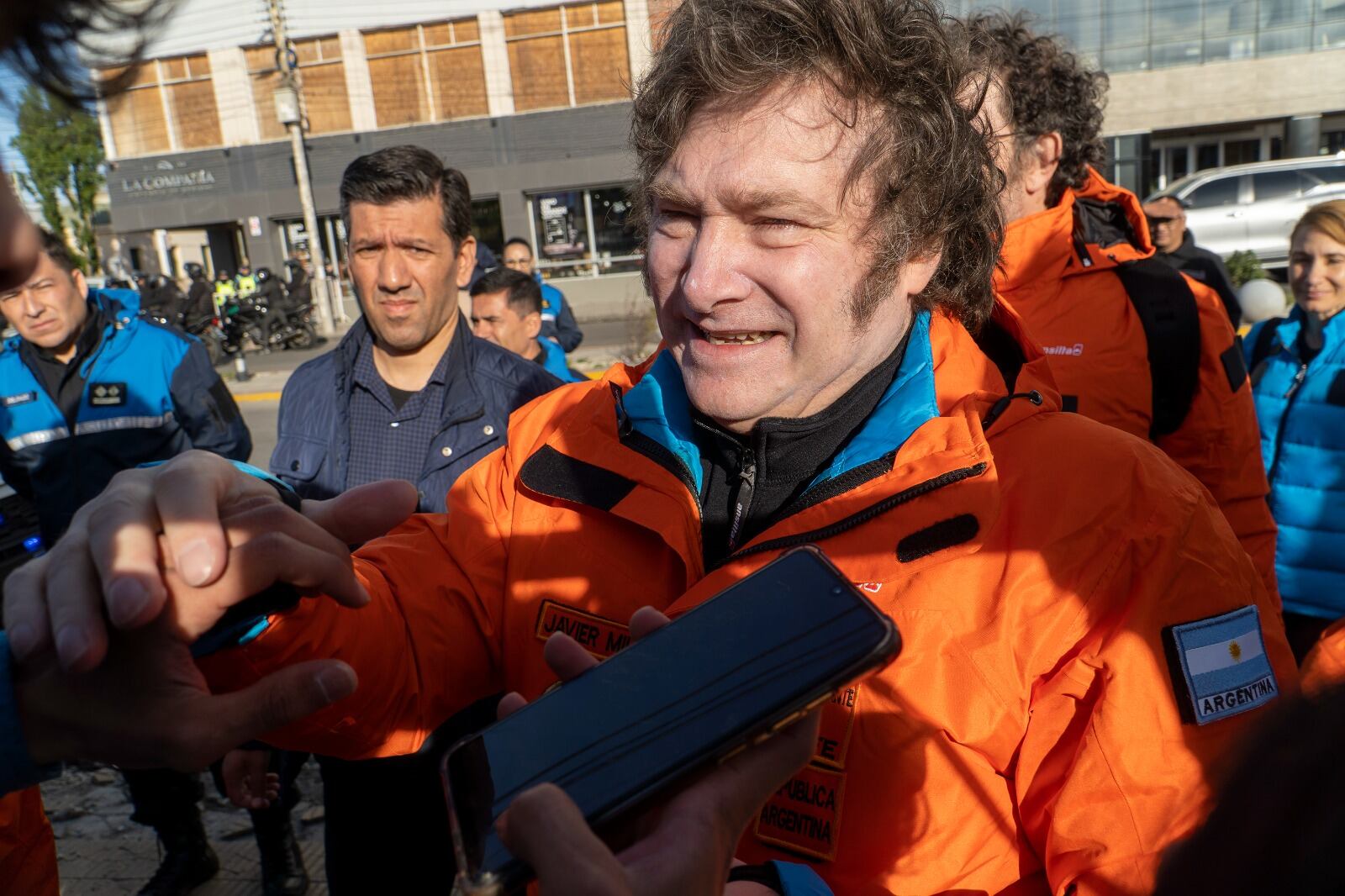 Milei hace su primera visita como presidente al continente blanco.