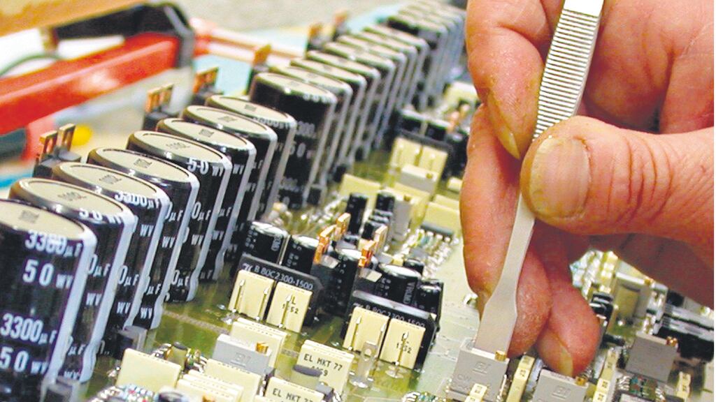 Los sectores más afectados son textil, confecciones, cuero y calzado y automotores.