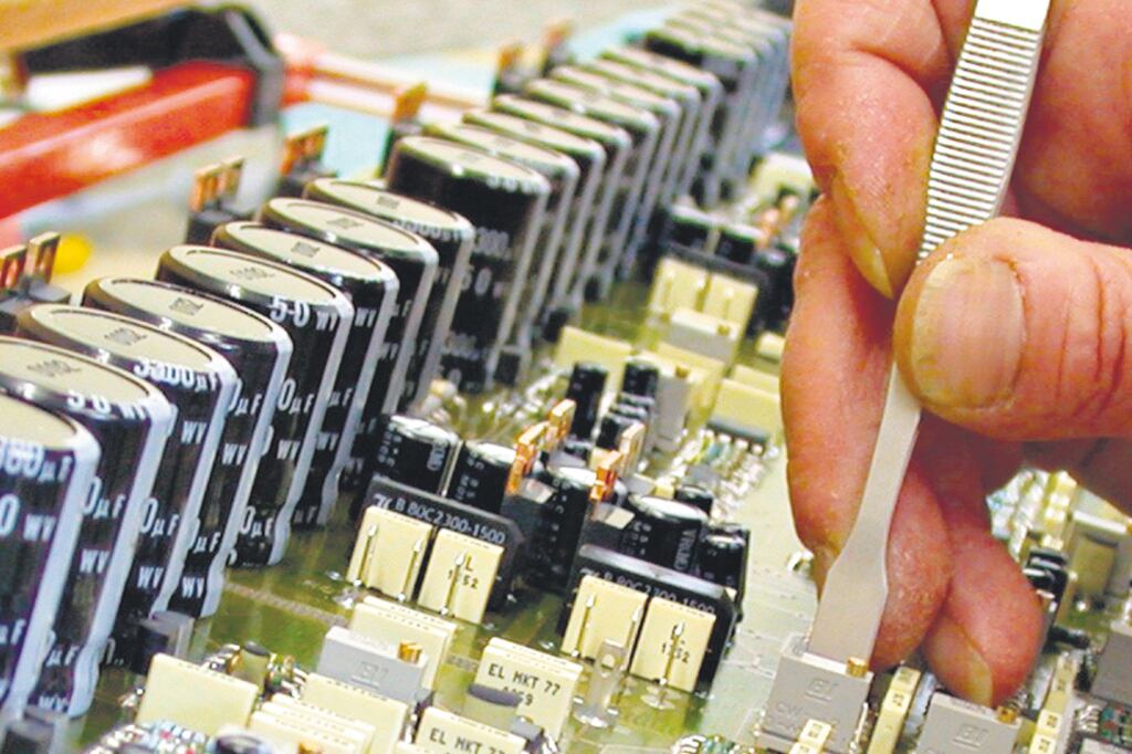 Los sectores más afectados son textil, confecciones, cuero y calzado y automotores.