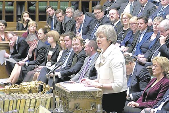 La UE estaría dispuesta a extender la fecha de salida británica hasta julio si May lo solicita, informó la prensa local.