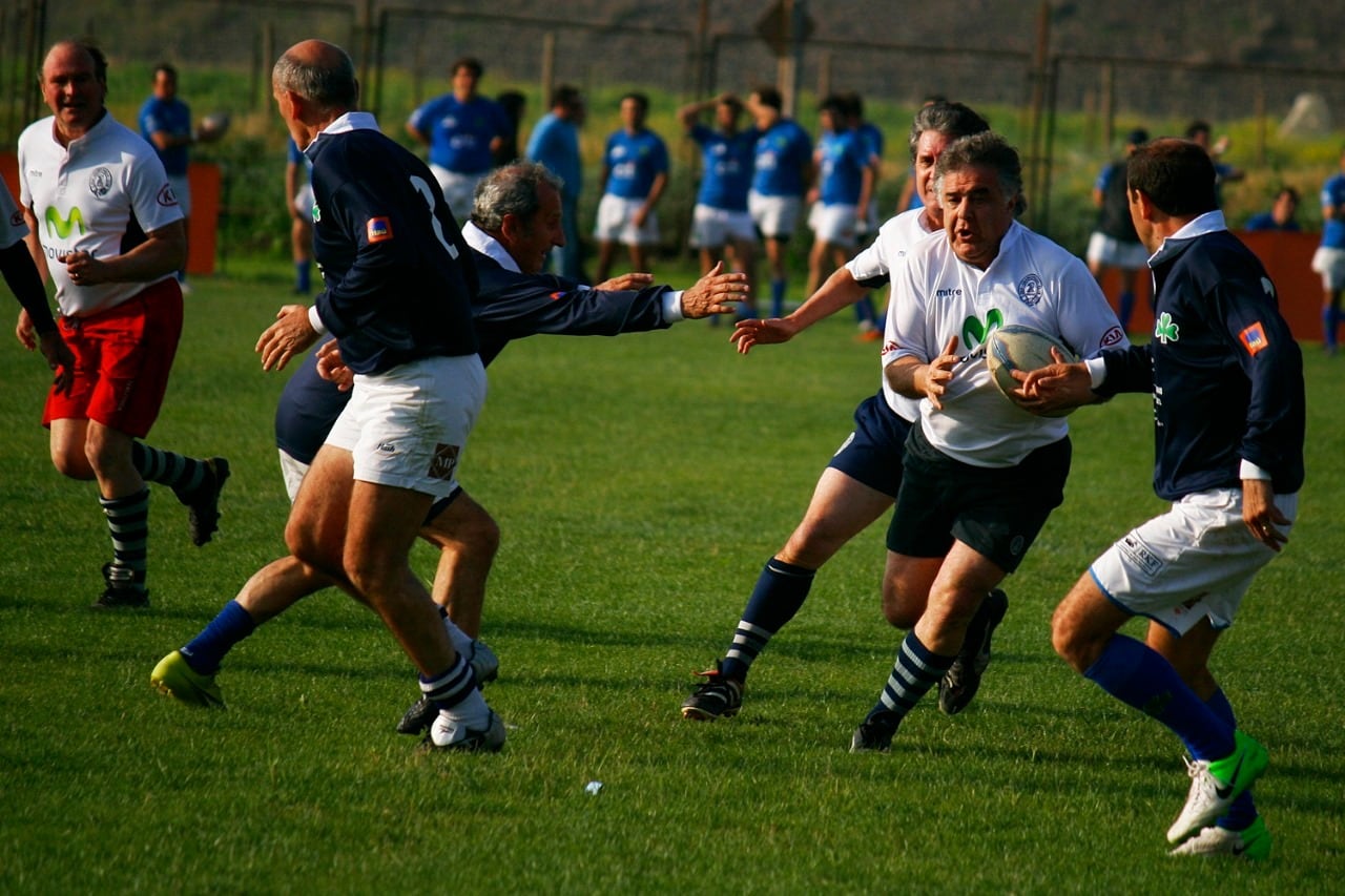 Jugadores del Old Grangonian Club y del Old Christians en la Copa de la Amistad.