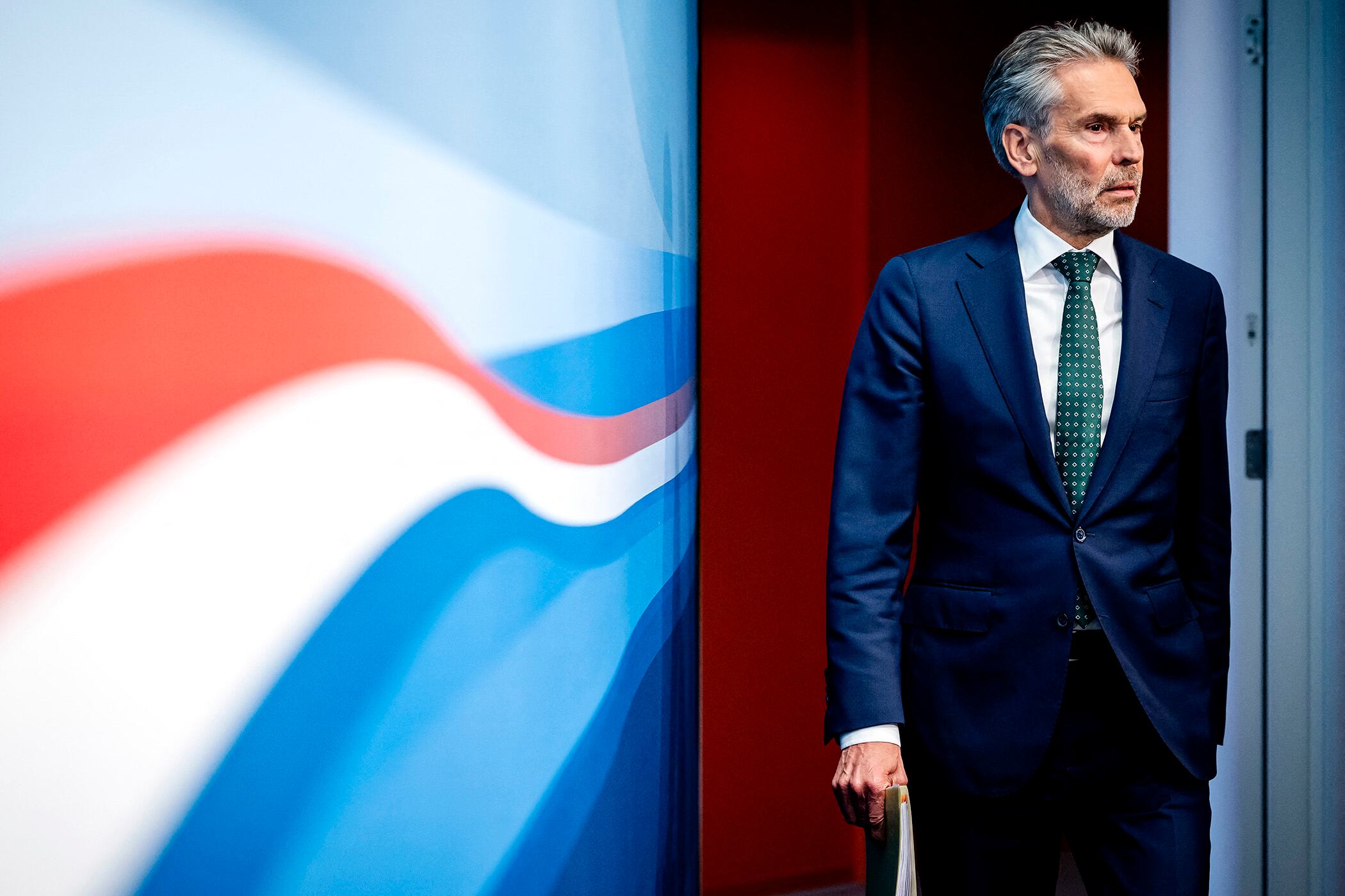 Dick Schoof criticó la salida del PVV, a la que calificó de "irresponsable y completamente innecesaria".