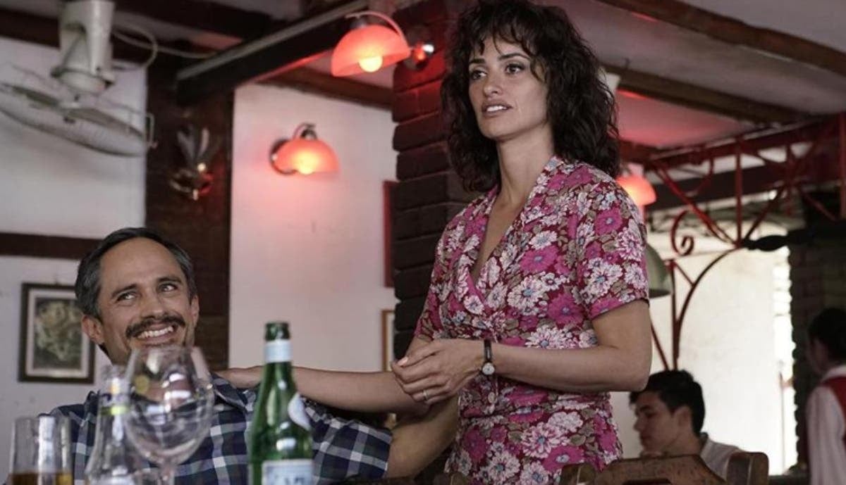 El film tiene como marco político la reciente caída de la Unión Soviética.