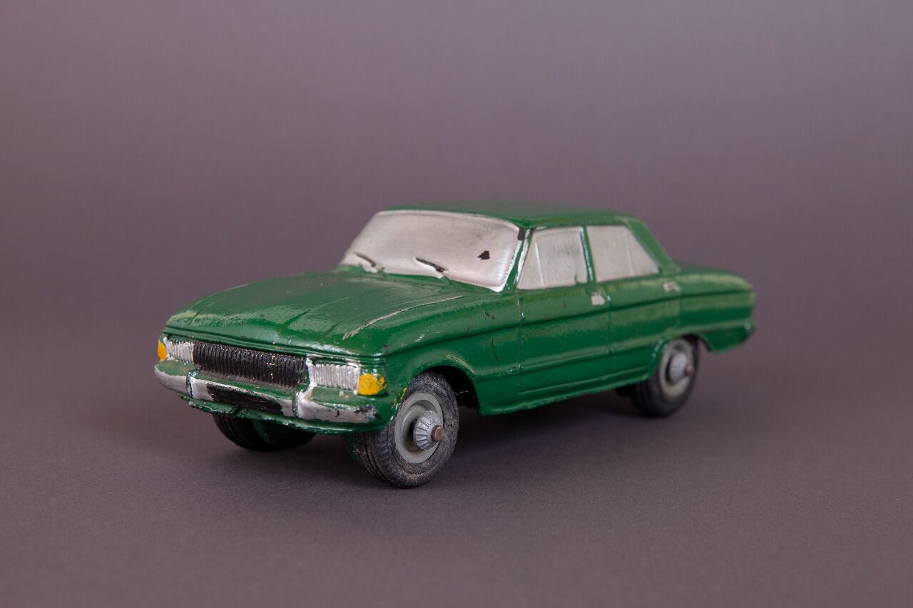 El Falcon de juguete se lanzó en 1963 y se volvió popular en los 70 mientras el coche real se convertía en símbolo de la dictadura.
