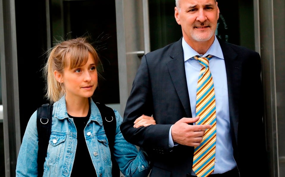 Mack deberá pasar otros tres años en libertad condicional y pagar 20 mil dólares de multa. 