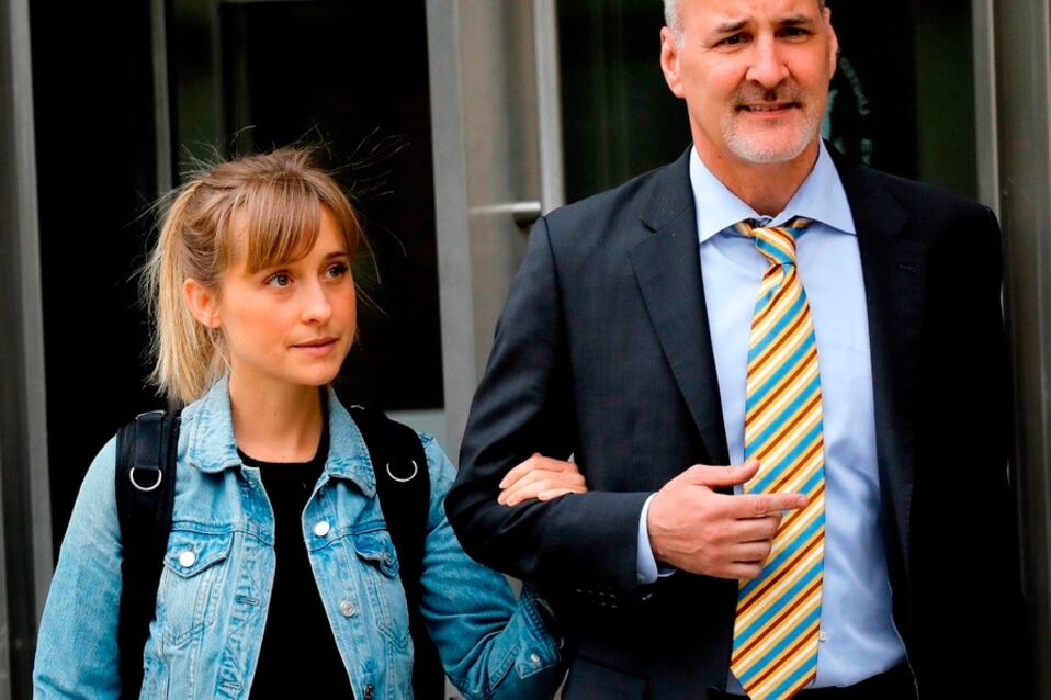 Mack deberá pasar otros tres años en libertad condicional y pagar 20 mil dólares de multa.