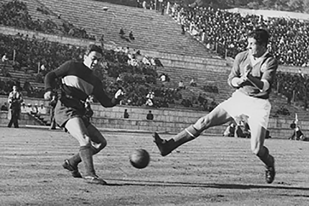 Boca y Benfica, allá por 1953, en el primer partido entre ambos.