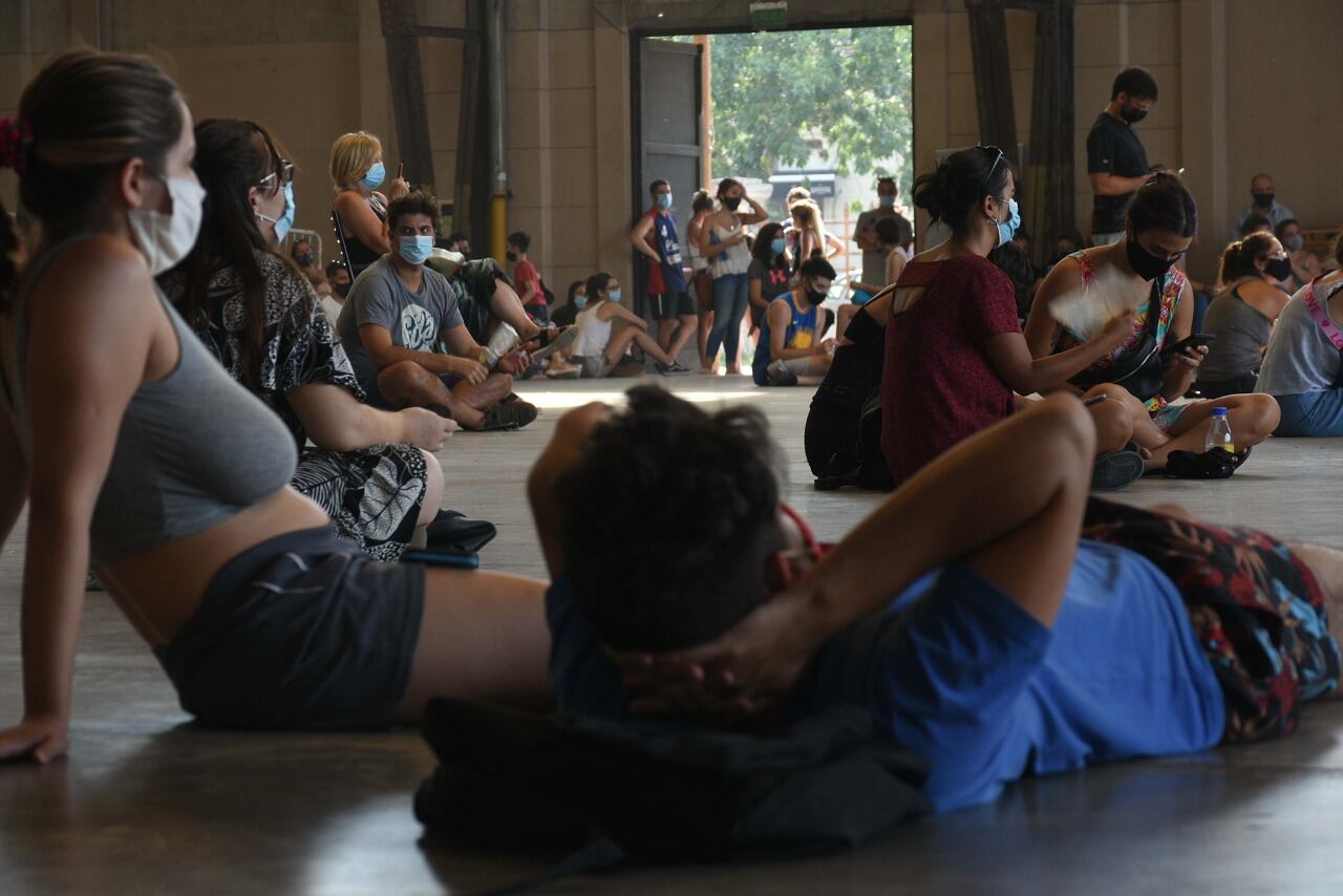 Solo asistirán a los edificios de la administración estatal quienes tengan el esquema completo de vacunación. 