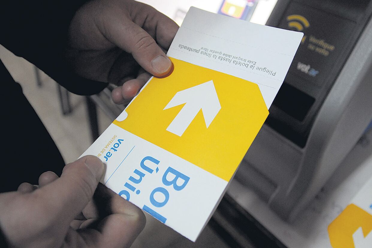 Pese a las críticas de la comunidad científica, el macrismo quiso imponer la boleta única electrónica (BUE).