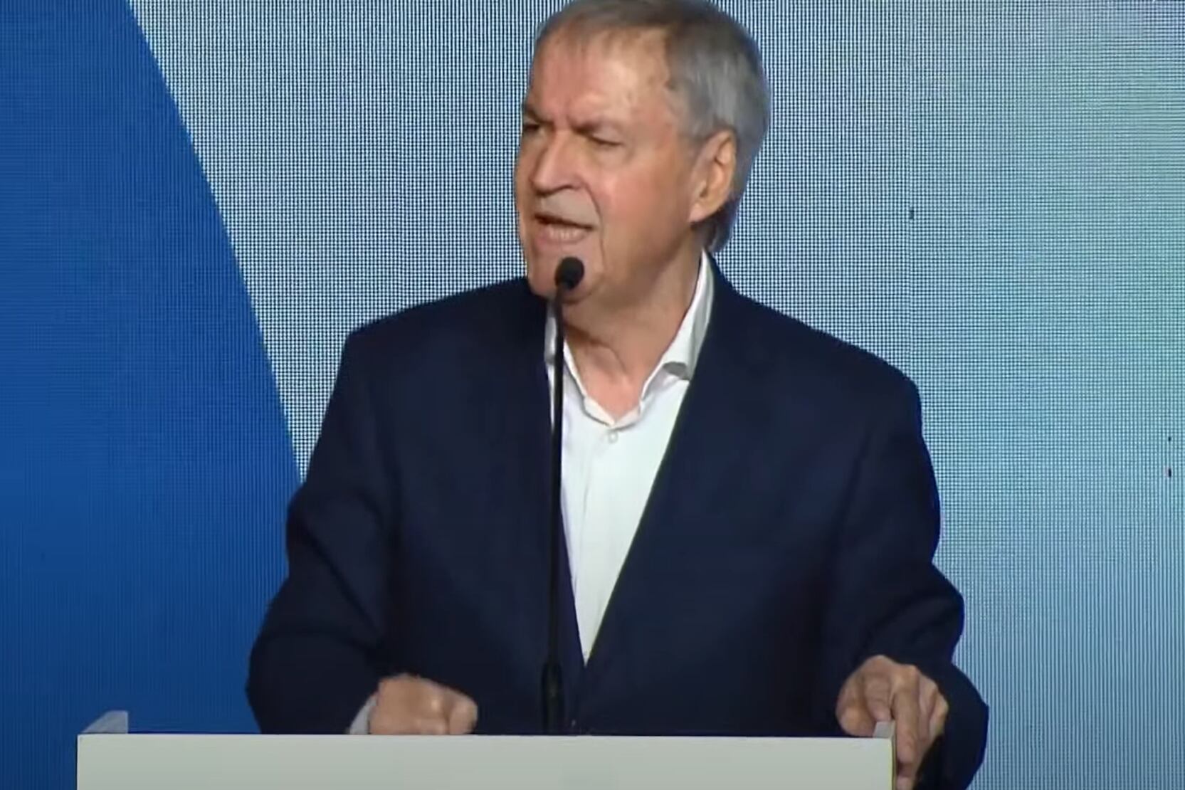 El gobernador de Córdoba, Juan Schiaretti, durante el acto de campaña de este miércoles (Imagen: captura de YouTube)