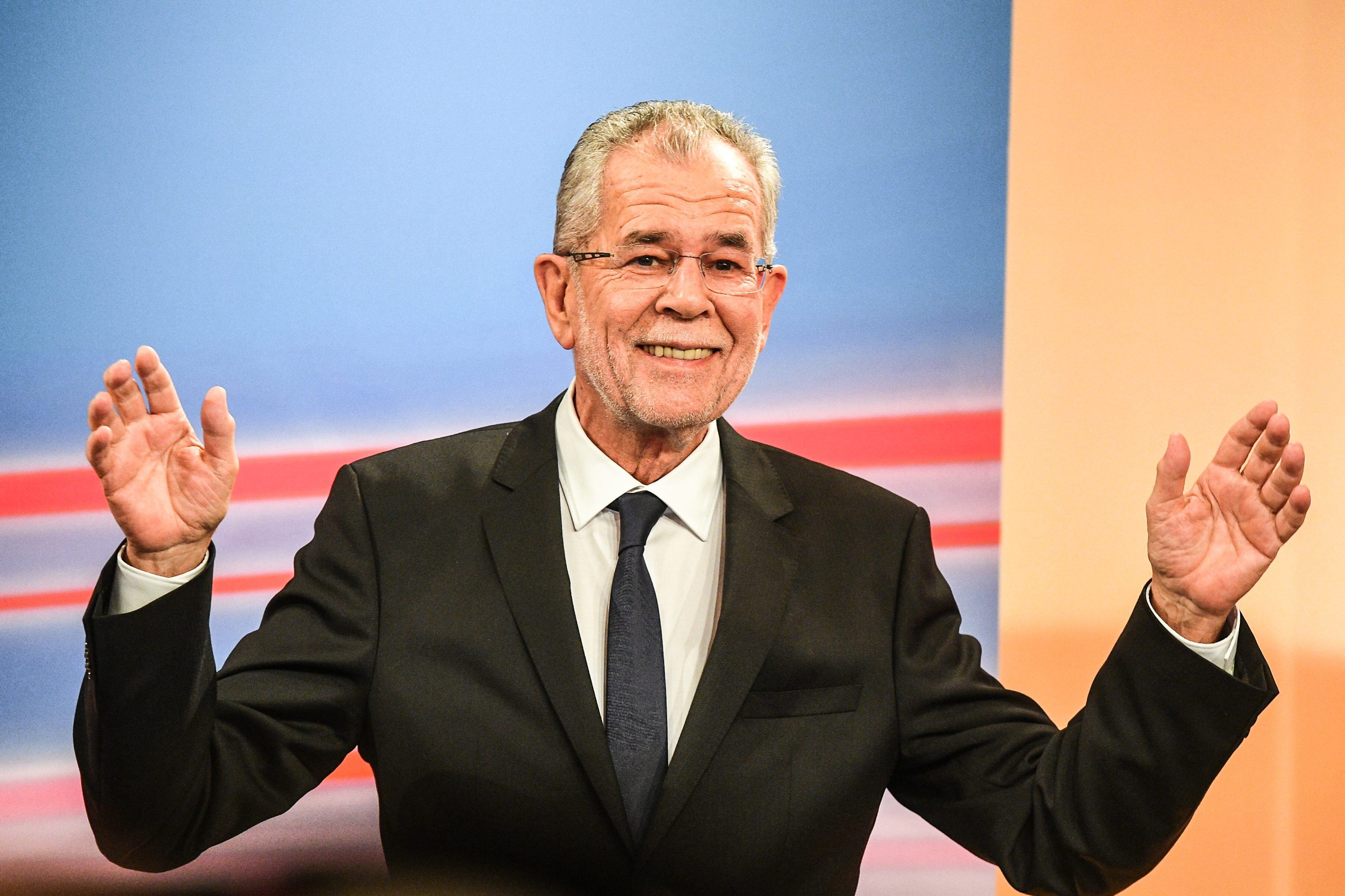 Van der Bellen superó al ultranacionalista Norbert Hofer en las elecciones presidenciales de Austria.