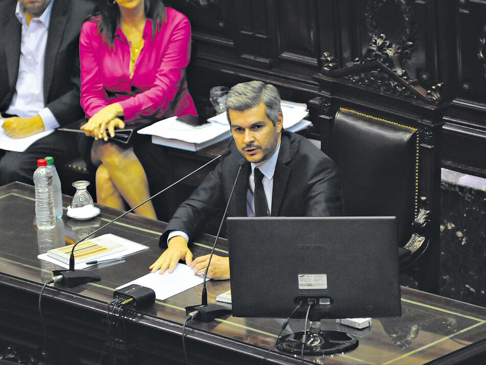 El jefe de Gabinete, Marcos Peña, mostró un tono combativo durante su paso por la Cámara de Diputados.