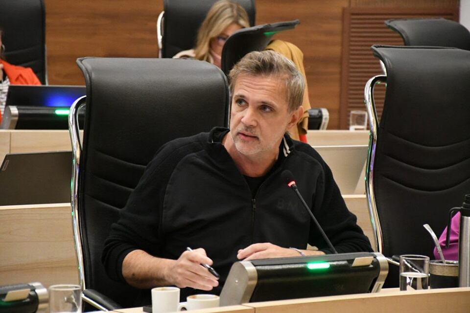 El concejal Cavatorta, autor de la iniciativa de tacheros y patrones, se mostró decepcionado con la sesión del Concejo.