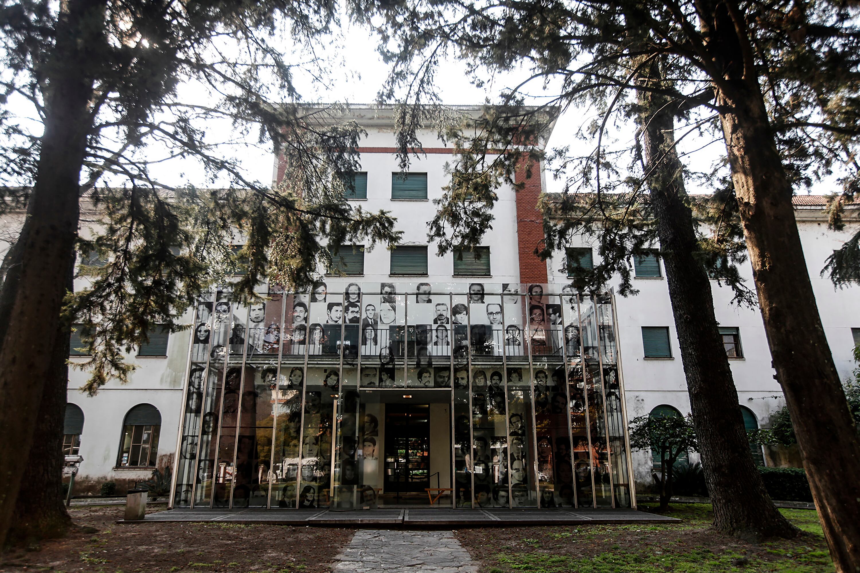 La Cámara Federal de Casación Penal de autorizar las salidas transitorias al represor Donda fue repudiada por Sobrevivientes de la ESMA.