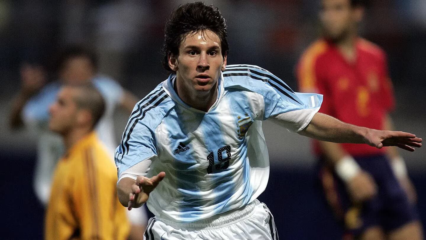 Messi ganó los premios como goleador y mejor jugador del Mundial Sub 20 2005.