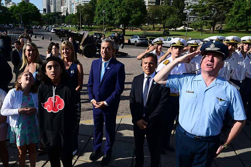 El intendente Javkin, a su izquierda el ministro Giuliano; a la derecha Rodenas y Schmuck.