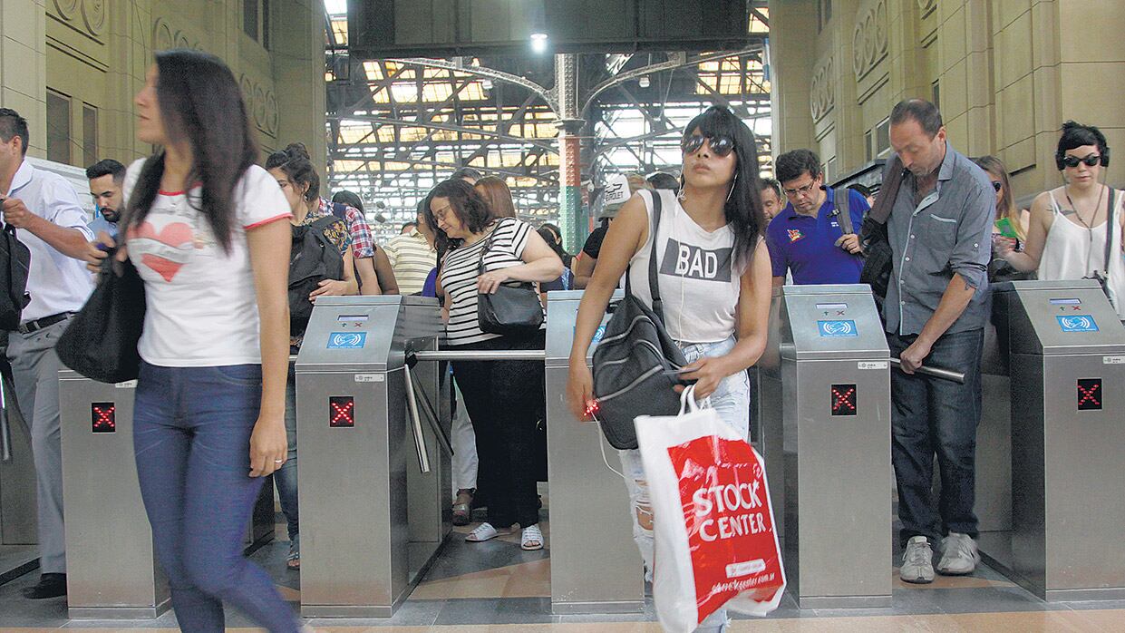 En el primer día de funcionamiento de la Red Sube hubo dudas y quejas por su implementación.