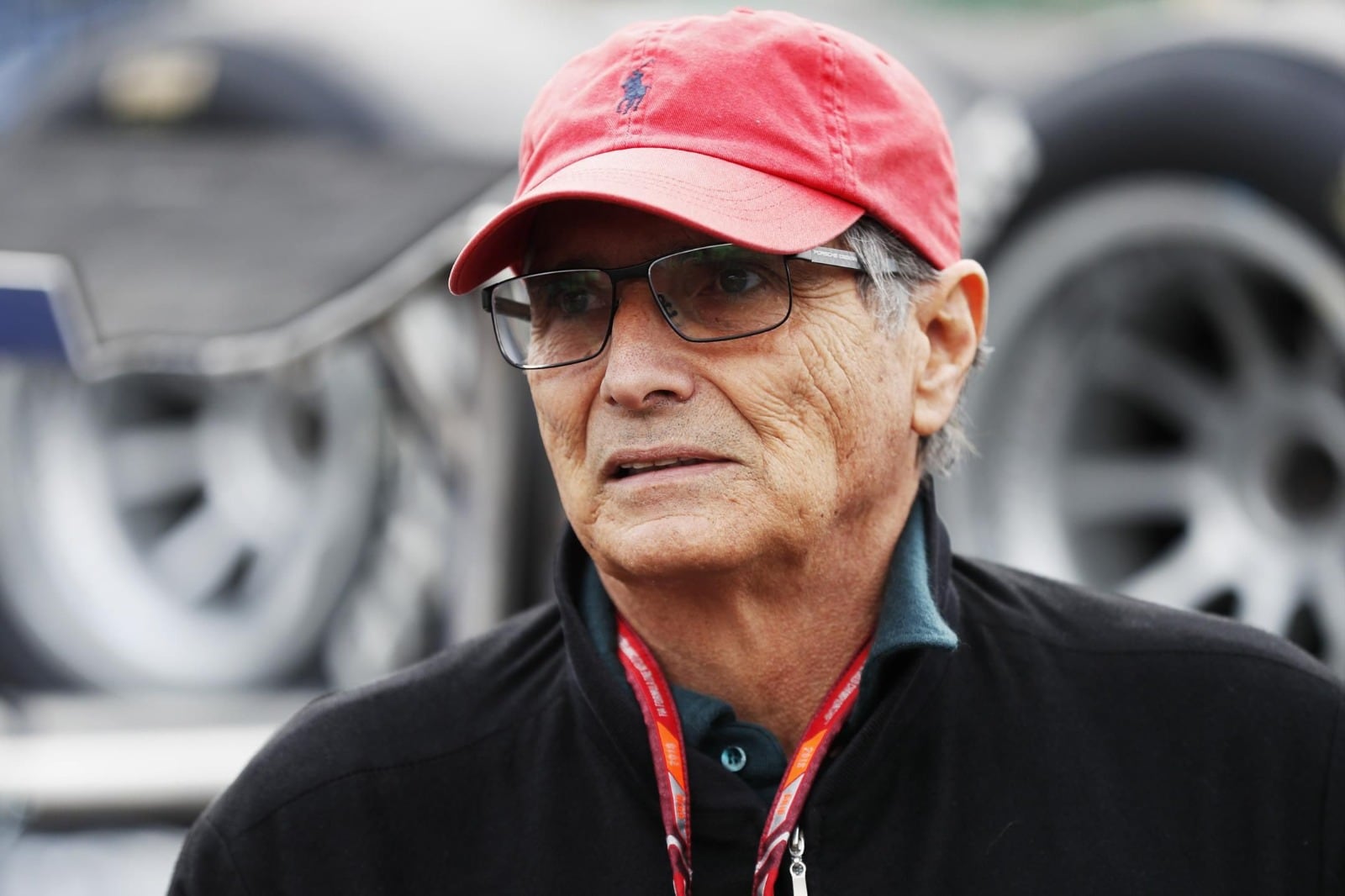 Nelson Piquet deberá pagar casi un millón de dólares por su declaración racista.