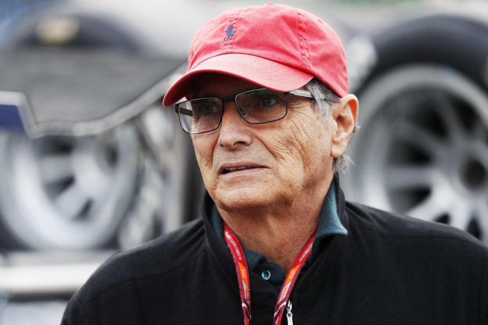 Nelson Piquet deberá pagar casi un millón de dólares por su declaración racista.