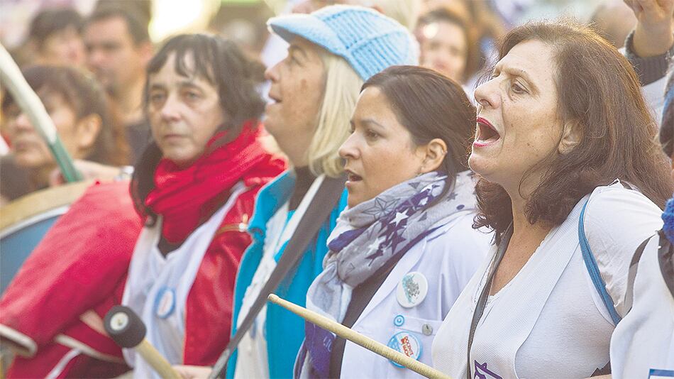 El Frente de Unidad Docente advirtió que serían 7 mil las personas que perderían su trabajo.