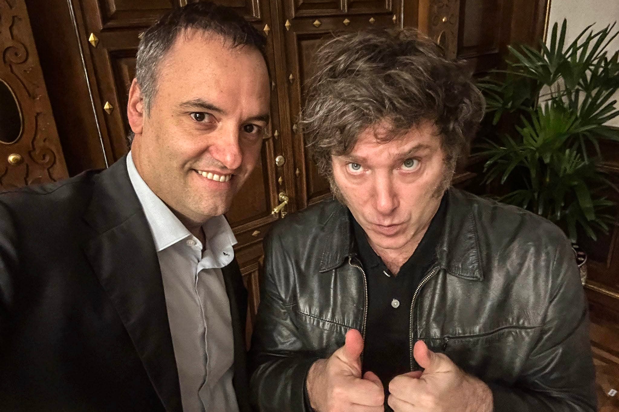 Antes del debate, el jefe de Estado desayunó junto al vocero Manuel Adorni.