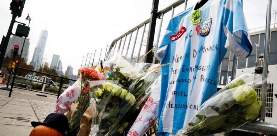 Las víctimas fatales fueron identificadas como Hernán Mendoza, Diego Angelini, Alejandro Pagnucco, Ariel Erlij y Hernán Ferruchi. (Foto: Justin Lane/EFE)