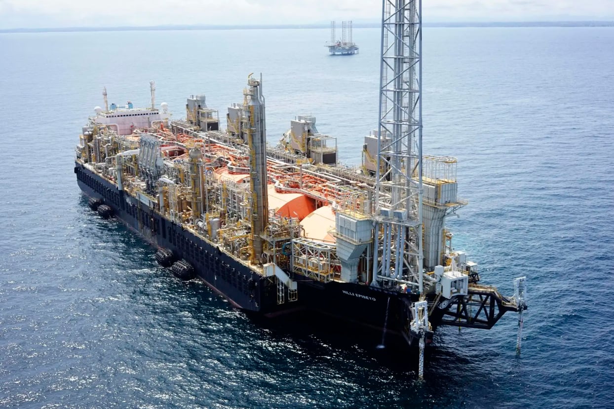 Barco de licuefacción de la noruega Golar, asociada a PAE